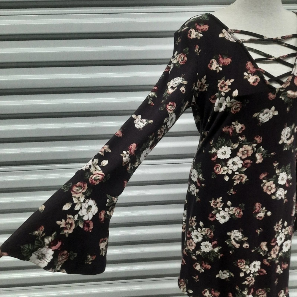 No Comment Bell Sleeve Dress Womens Large Floral - Picture 2 of 8